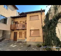 Caratteristico bilocale in corte