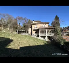 Appartamenti in Vendita - Villa d'epoca con dependance, rustico e terreno edificabile.
