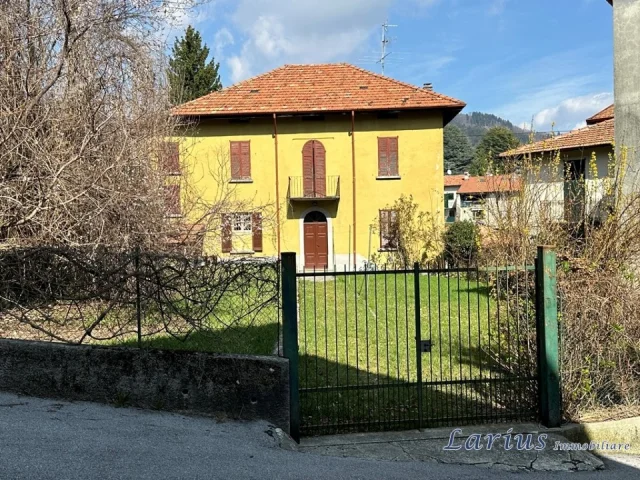 Appartamenti in Vendita - Villetta bifamiliare con giardino