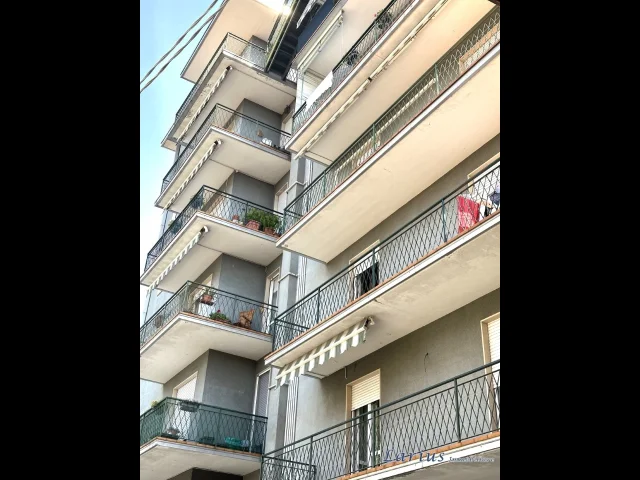 Appartamenti in Vendita - Albavilla, 4 locali, terrazzo, ascensore, box e posto auto