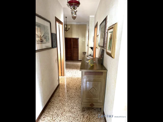 Appartamenti in Vendita - Albavilla, 4 locali, terrazzo, ascensore, box e posto auto