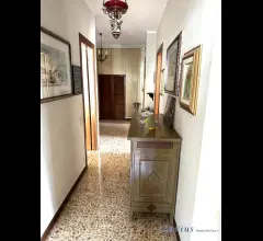 Appartamenti in Vendita - Albavilla, 4 locali, terrazzo, ascensore, box e posto auto