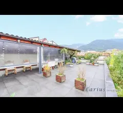 Appartamenti in Vendita - Erba centralissimo attico con terrazzo e 2 box