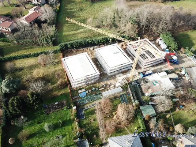 Como località erba vicinanze in costruzione 3 nuove ville.
