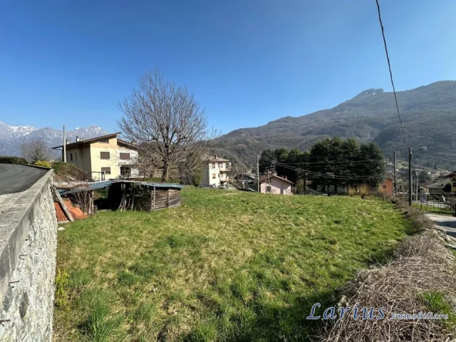 Appartamenti in Vendita - Terreno edificabile per villetta singola