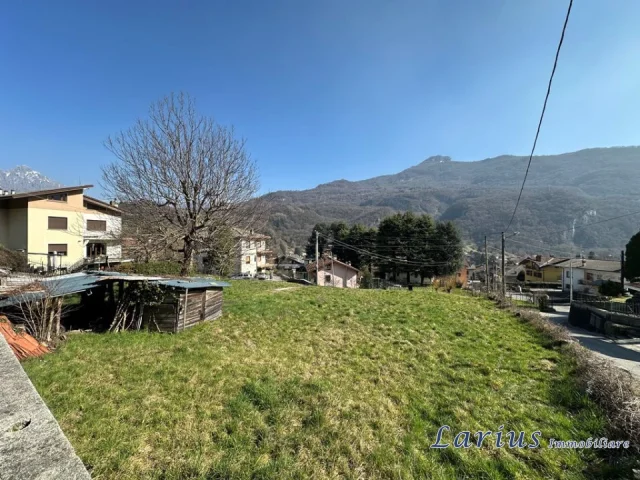 Appartamenti in Vendita - Terreno edificabile per villetta singola