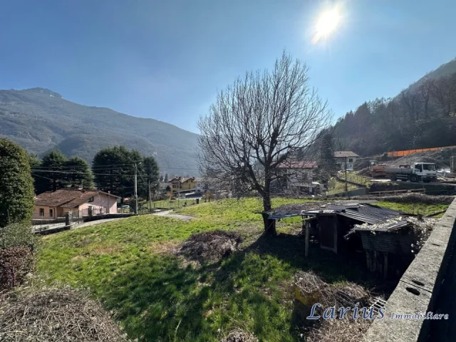 Appartamenti in Vendita - Terreno edificabile per villetta singola