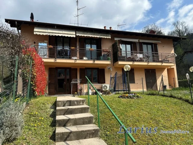 Appartamenti in Vendita - Trilocale con giardino, cantina e posto auto coperto