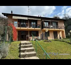 Appartamenti in Vendita - Trilocale con giardino, cantina e posto auto coperto