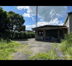 Appartamenti in Vendita - Magazzino con area esterna di pertinenza