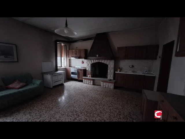 Appartamenti in Vendita - Cascina adiacente al paese