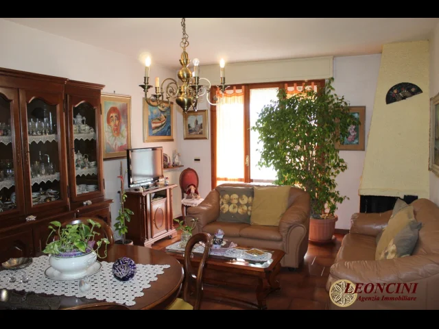 A323 appartamento zona servita