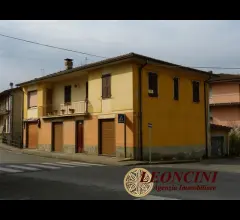 Appartamenti in Vendita - A382 indipendente zona centrale