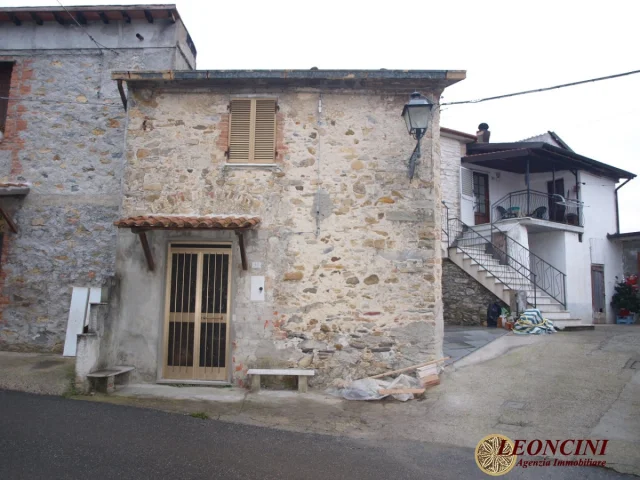 A402 rustico in paese