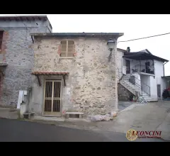 Appartamenti in Vendita - A402 rustico in paese