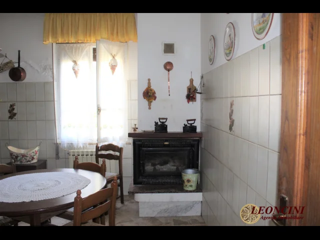 Appartamenti in Vendita - A461 casa indipendente con terreno