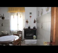 Appartamenti in Vendita - A461 casa indipendente con terreno
