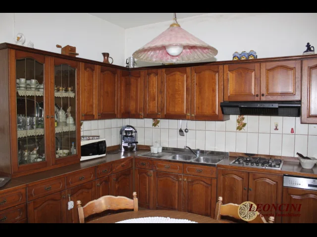 Appartamenti in Vendita - A461 casa indipendente con terreno