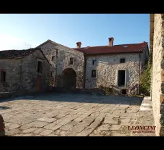 P110 casale con vista panoramica