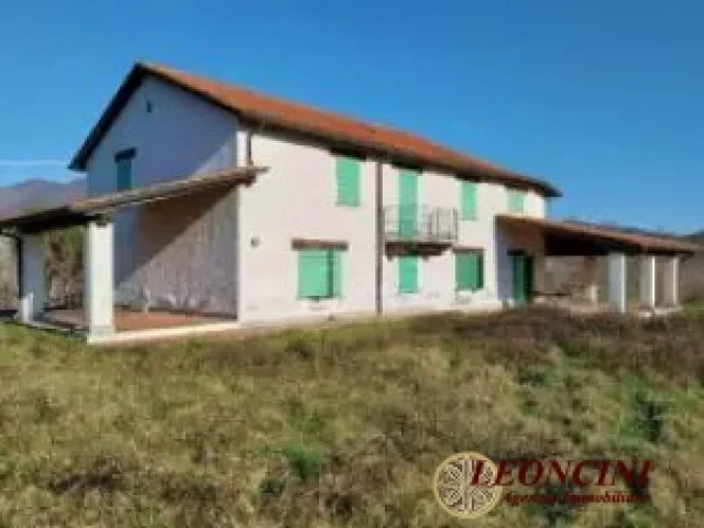 Rustico casale in asta