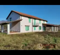 Rustico casale in asta