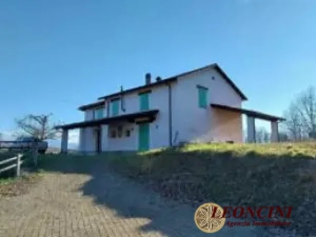 Appartamenti in Vendita - Rustico casale in asta