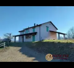 Appartamenti in Vendita - Rustico casale in asta