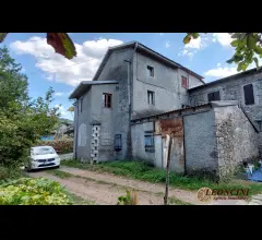 Appartamenti in Vendita - Rustico da riattare