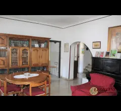 Appartamenti in Vendita - A333 appartamento semindipendente con giardino