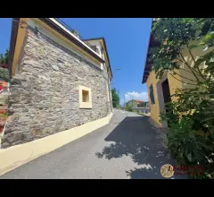 Appartamenti in Vendita - A338 rustico con piscina