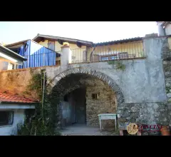 Appartamenti in Vendita - A387 rustico in paese