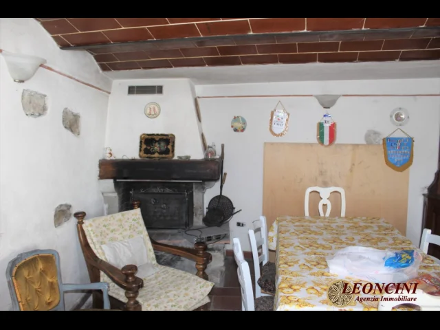 Appartamenti in Vendita - A387 rustico in paese