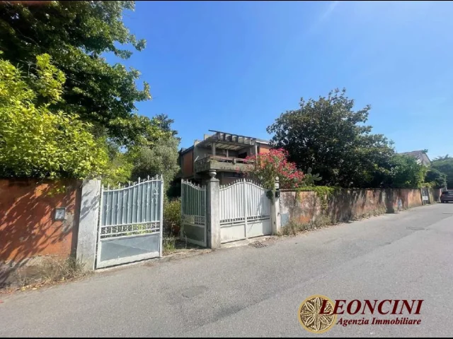 Appartamenti in Vendita - Semindipendente in asta