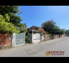 Appartamenti in Vendita - Semindipendente in asta