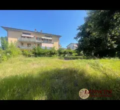Appartamenti in Vendita - Semindipendente in asta