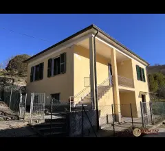 Appartamenti in Vendita - A305 indipendente con terreno