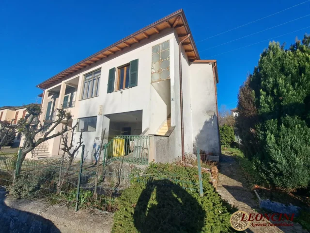 Appartamenti in Vendita - A324 casa semindipendente con giardino