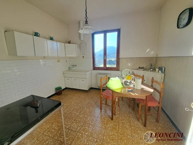 Appartamenti in Vendita - A324 casa semindipendente con giardino