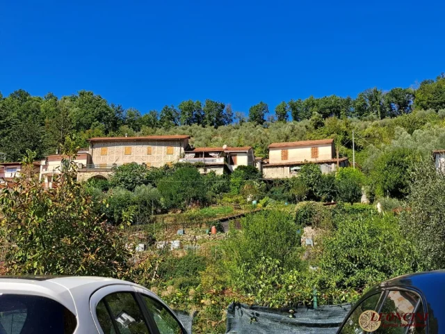 A361 abitazione con terrazza e giardino