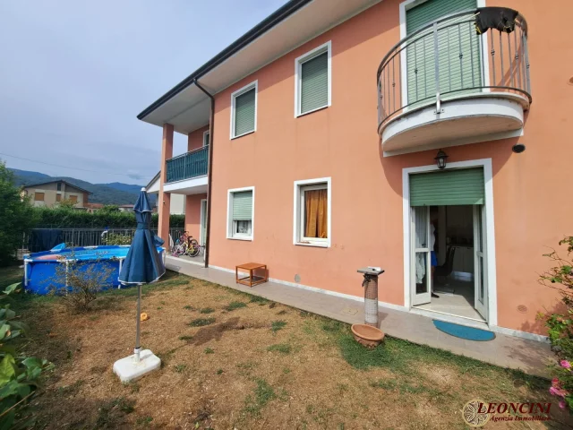 A334 appartamento con giardino