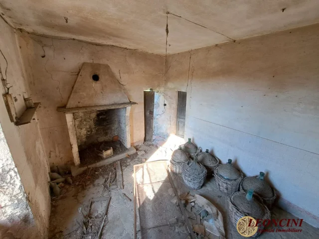 Appartamenti in Vendita - A346 rustico con terreno