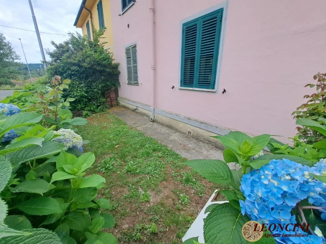 A351 appartamento con corte privata