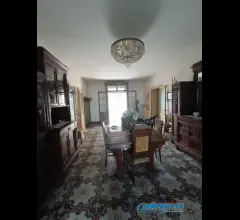 Appartamenti in Vendita - Palazzo con terreno