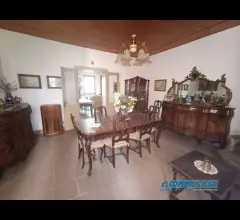 Appartamenti in Vendita - Palazzo con terreno
