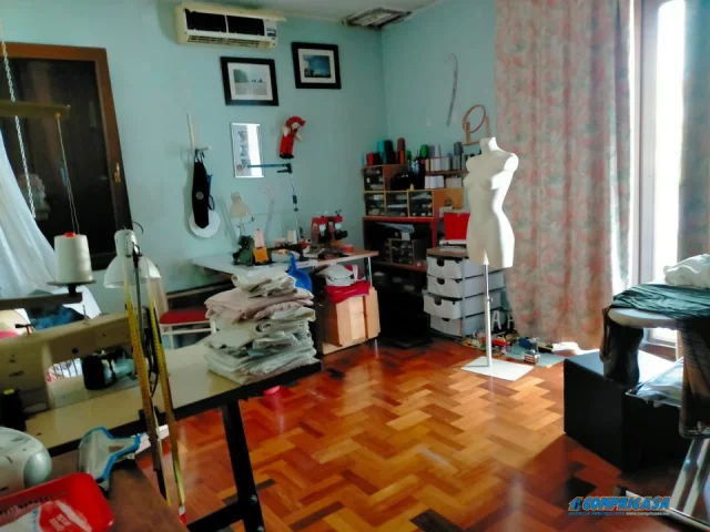 Appartamenti in Vendita - Villa con capannone