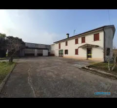 Appartamenti in Vendita - Rustico con terreno