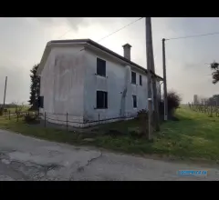 Appartamenti in Vendita - Rustico con terreno