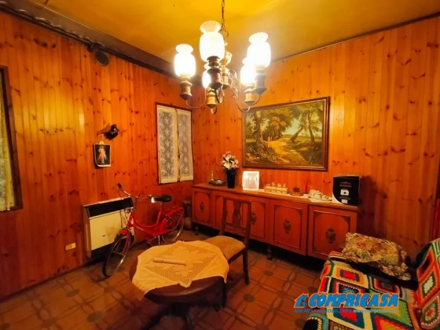 Appartamenti in Vendita - Casa con giardino