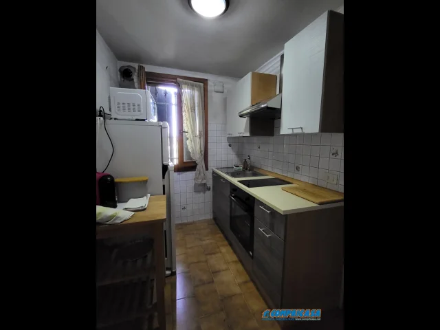 Appartamenti in Vendita - Appartamento al piano terra con giardino