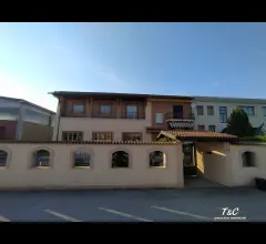 Appartamenti in Vendita - Capannone sommariva del bosco